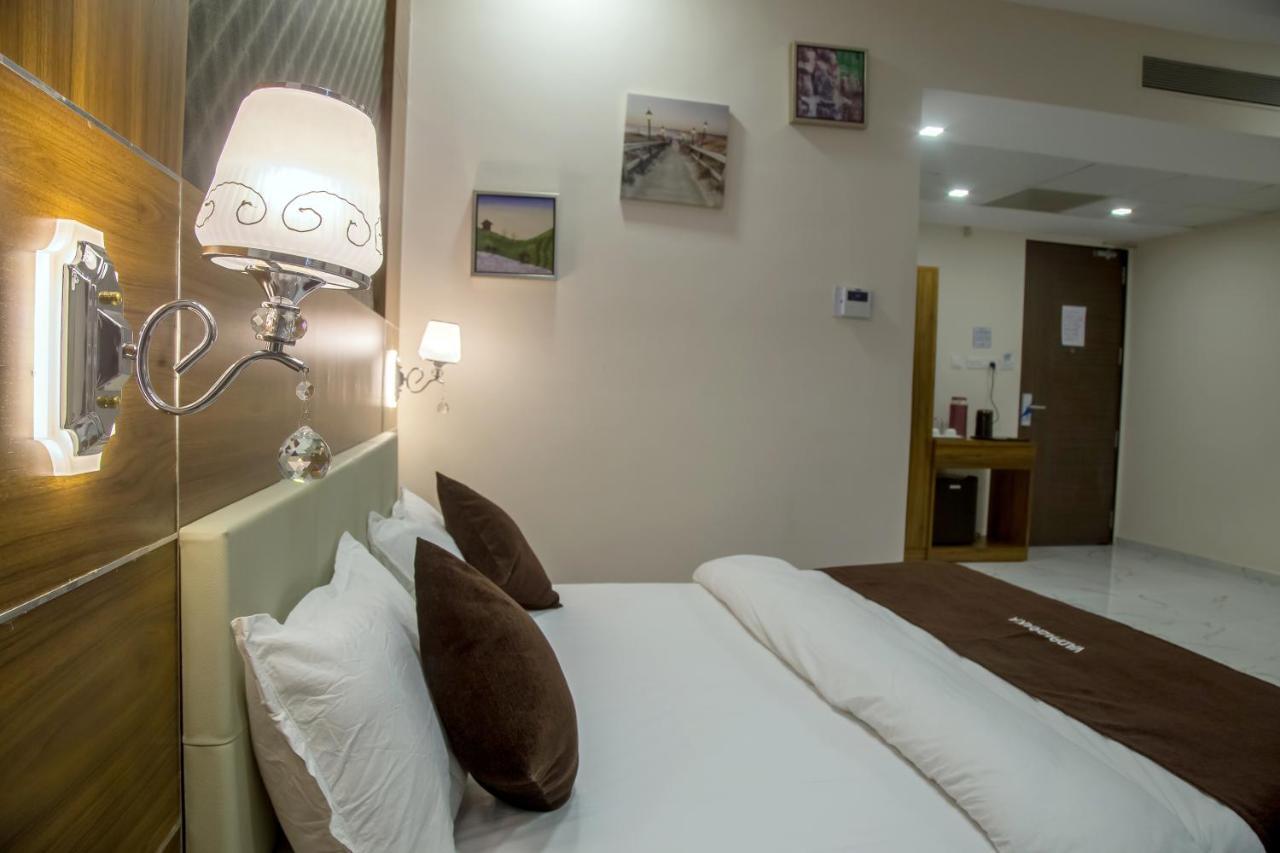 Vadpadraka Hotel And Resort Vadodara Exteriör bild