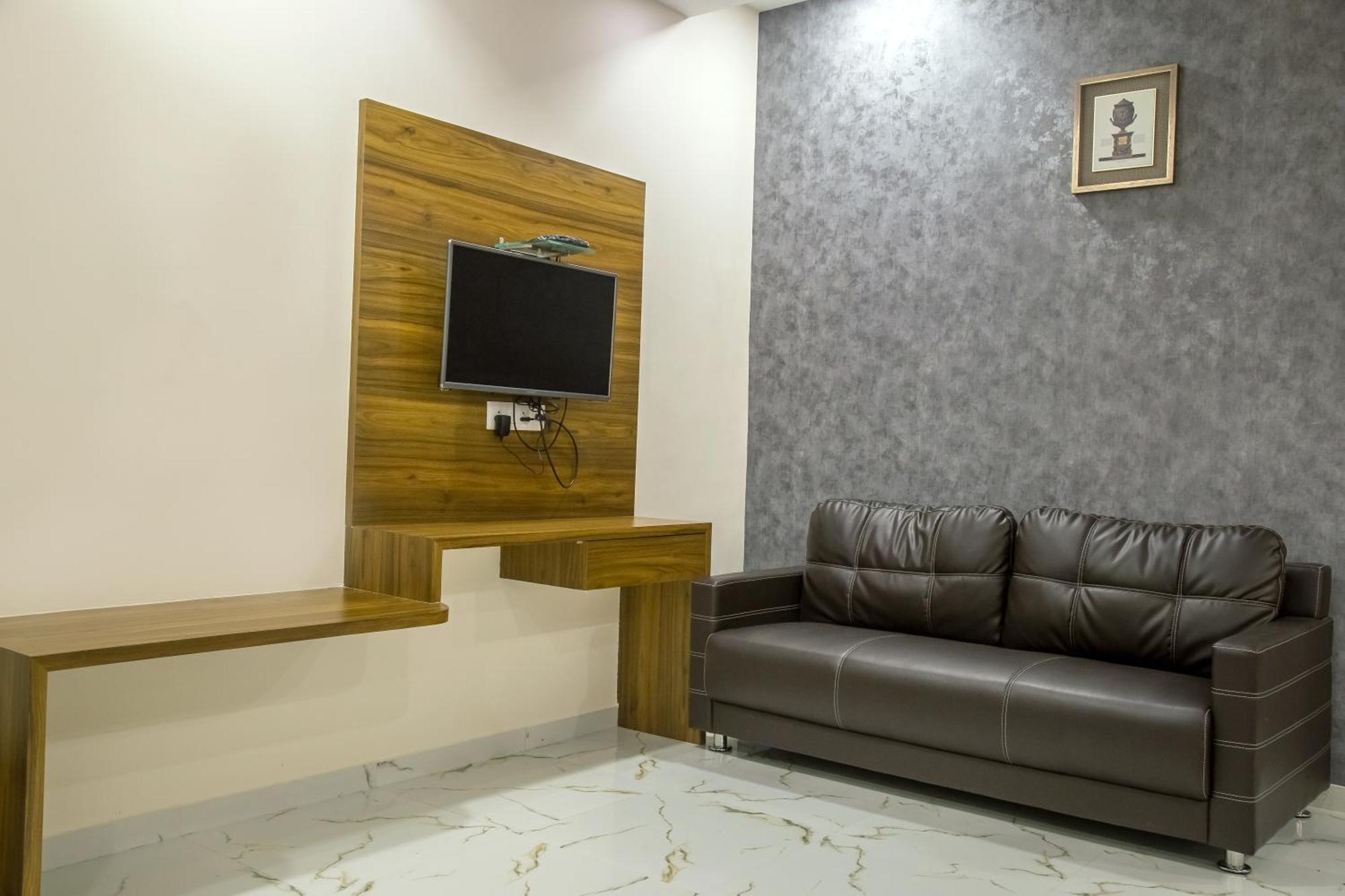 Vadpadraka Hotel And Resort Vadodara Exteriör bild
